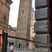 疑いもなく、ボローニャ旧市街の一番の観光アトラクションだと思います