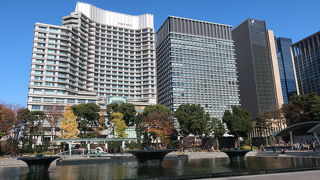 皇居前の憩いの場