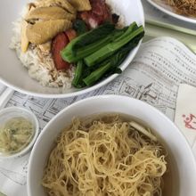 雲呑麺が美味しい。