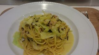 以前は喫煙席だった奥の席も禁煙