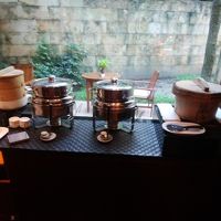 朝食（蒸し料理とごはんやお味噌汁、お粥もありました）