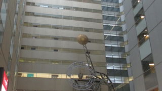 大きな時計は必見です。