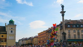 色とりどりの王宮広場