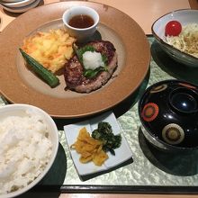 あか牛ハンバーグ定食