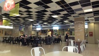 フードコートでひと休み