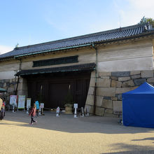 門前の門松は、名古屋城の古文書を参考にしたものだそうです