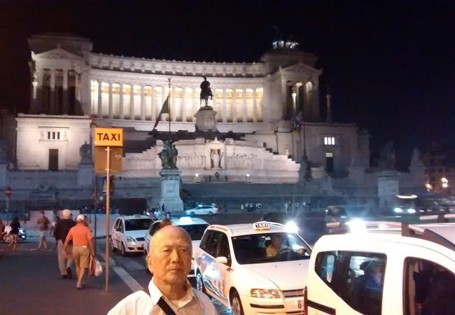 ローマ・バチカン市国のエリアは、結構坂が多いので、徒歩で疲れたら、タクシーの利用が良かったでした。