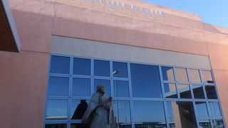 アルバカーキ国際空港 (ABQ)