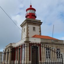 赤い屋根の灯台