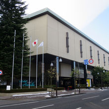 郡山駅方面から見ると客室部分が見えませんが…