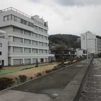 ３棟から成るホテルです