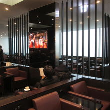 羽田空港国際線 ANAラウンジ (114番ゲート付近)