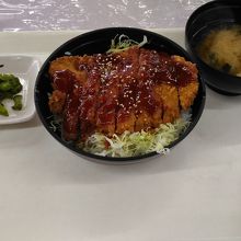 レストランのソースカツ丼