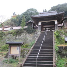 階段が長いです