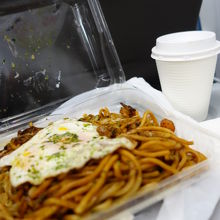 機内でコーヒーとともにいただいております。