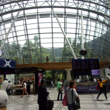 サテライト側にある風景。黒川紀章設計のようです。