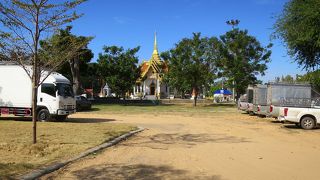 ウボンを護ってくれています