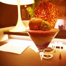 塩キャラメルとピスタチオのパフェ