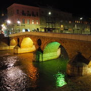 昼と夜は別の顔「ラテン橋」