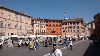 街中が、芸術品いっぱいの美術館みたいです。