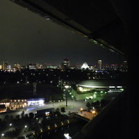 部屋からの眺望（大阪城のライトアップが見えています）