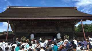 渋滞は覚悟して！