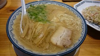 地元客も多い名店