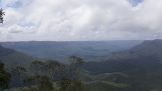 遠くの山並みまで見渡せて綺麗です