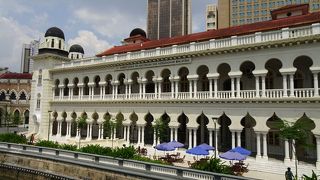 マスジットジャメ駅から行きやすくなりました