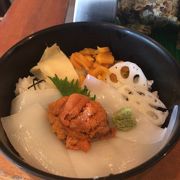 新橋の大和鮨、うにイカ丼なんと６００円