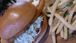 美味いが高い、東福寺のハンバーガー店