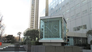 上層階直通のスカイエレベータがあります。