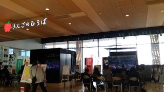 駅直結の複合商業ビル