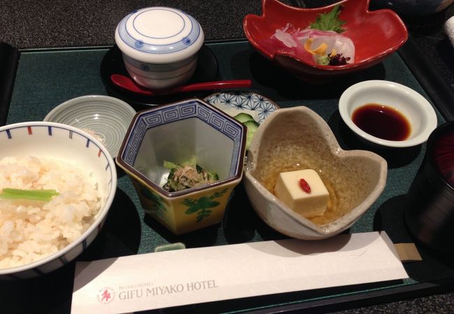 ゆったりとした空間で日本食