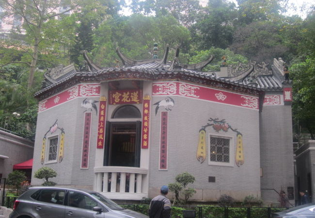 天井装飾の美しさに目を奪われました