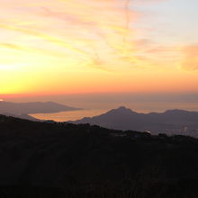 相模湾の向こうに沈む夕日