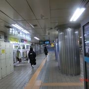 明洞商店街が明洞駅から続いていました