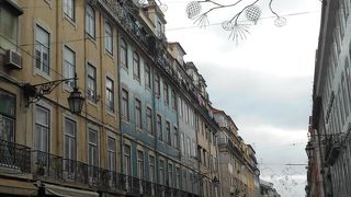 「フィゲイラ広場」から「コルメシオ広場」までの通り