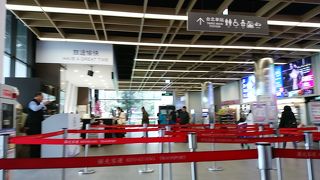 巨大なバスステーションでした！