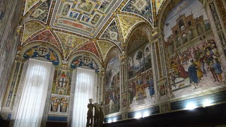 色鮮やかな部屋