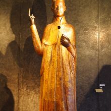 「ボニファティウス8世像」