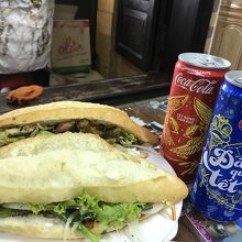 バインミーは、ボリューミーで美味しかったです。