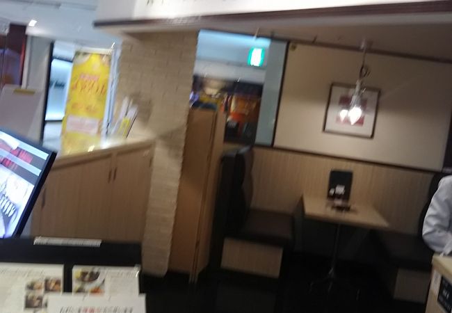 オムライスがおいしいいです。