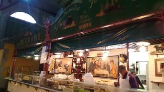 中央市場にある人気店