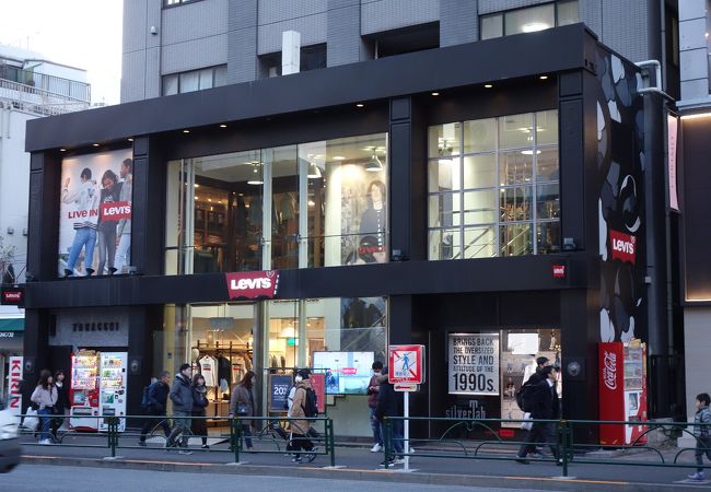 人気ジーンズブランドのお店