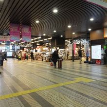 にぎやかです。