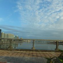 左側。ホテル街も今はマンションばかり。