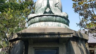 鎌倉の大仏のミニ版みたい