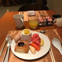 レストランでの朝食２