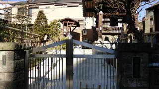 山門が閉じられていました